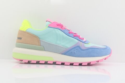 Victoria Sneaker