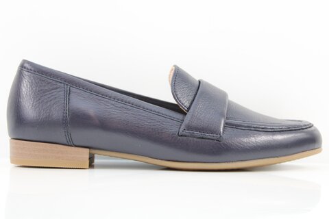ara Slipper