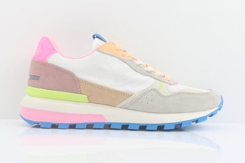 Victoria Sneaker